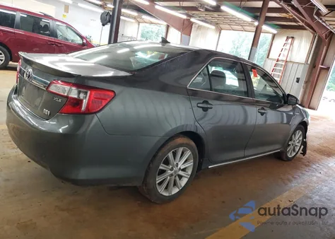 2013 Toyota Camry Hybrid z USA, uszkodzony, nr VIN 4T1BD1FK2DU084344